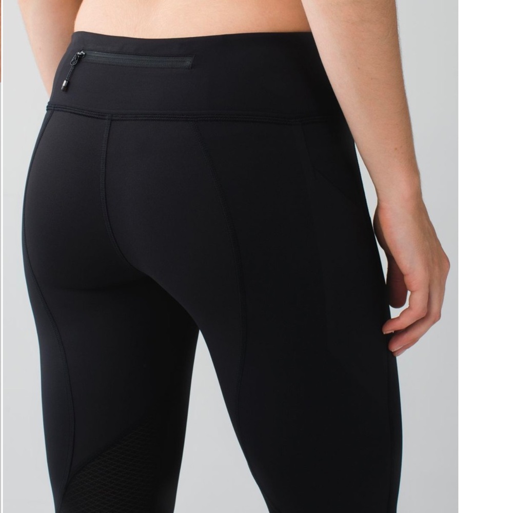 Lululemon Pace Rival Crop *22"
Black